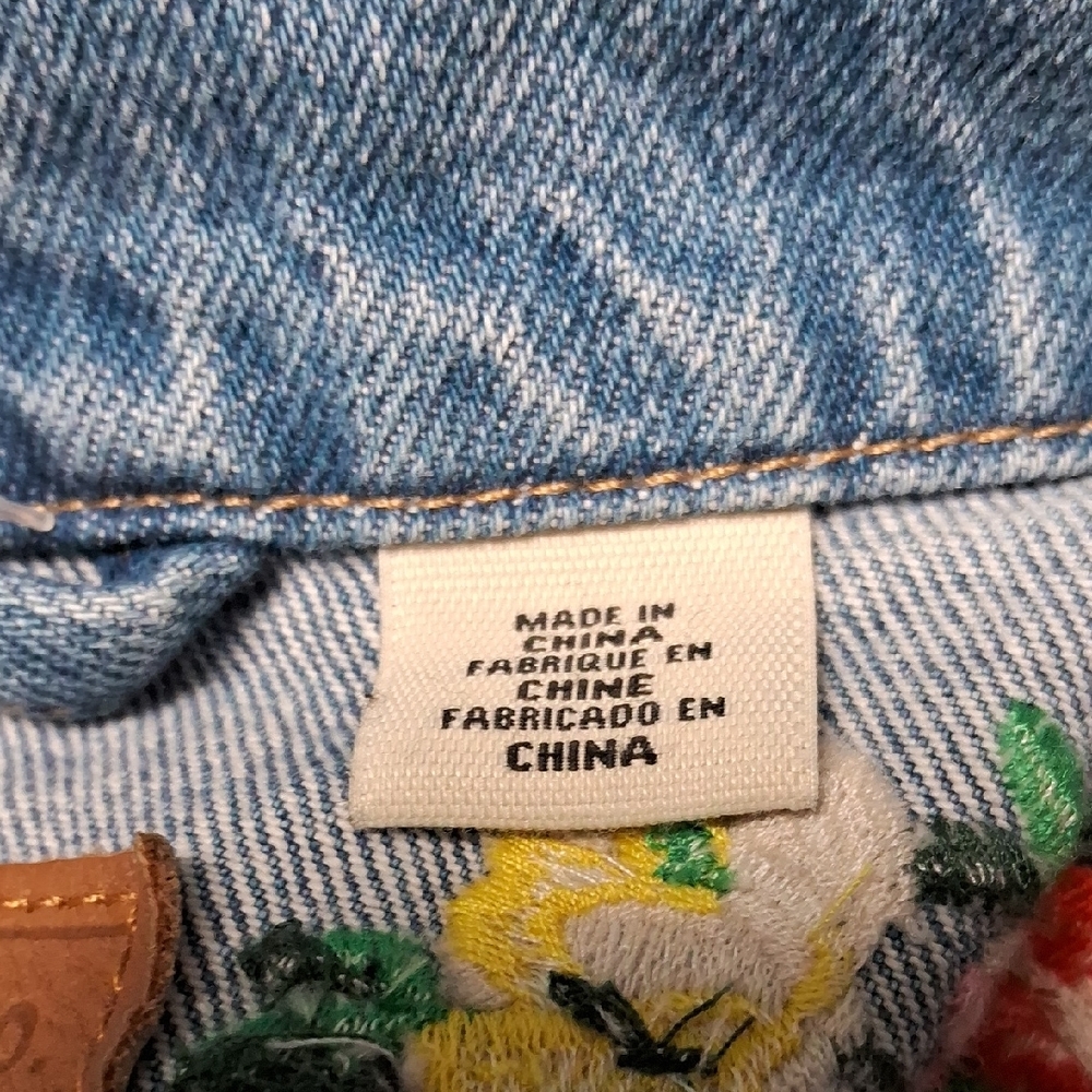 LEVI STRAUSS EX BOYFRIEND DENIM TRUCKER JACKET IN HEAETS OF FLOWERS - Picture 6 of 9